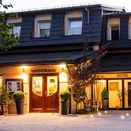 Hotel Relax Kety  Bagian luar foto