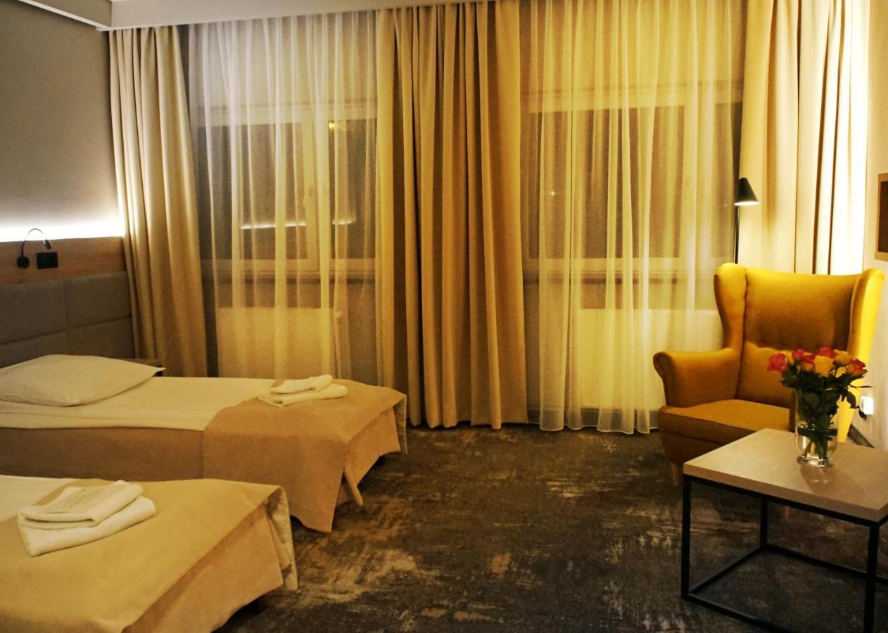 Hotel Relax Kety  Bagian luar foto