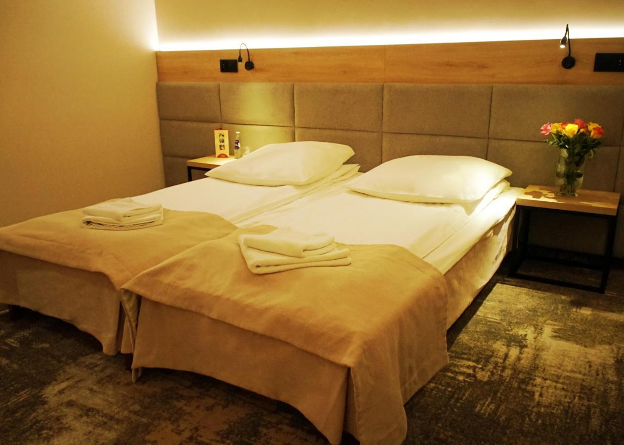 Hotel Relax Kety  Bagian luar foto
