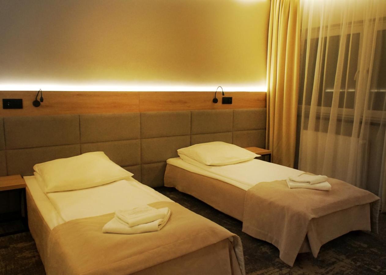Hotel Relax Kety  Bagian luar foto