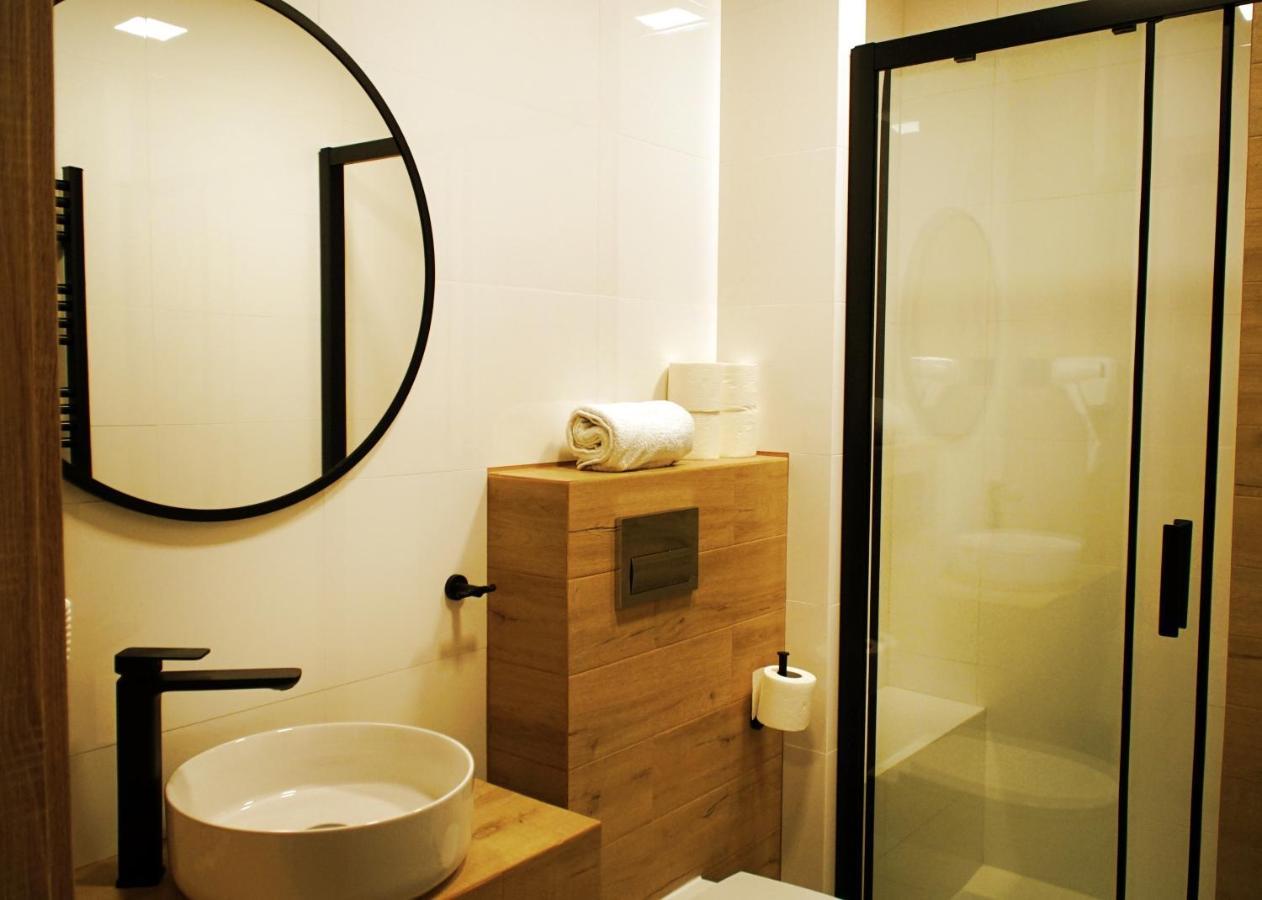 Hotel Relax Kety  Bagian luar foto