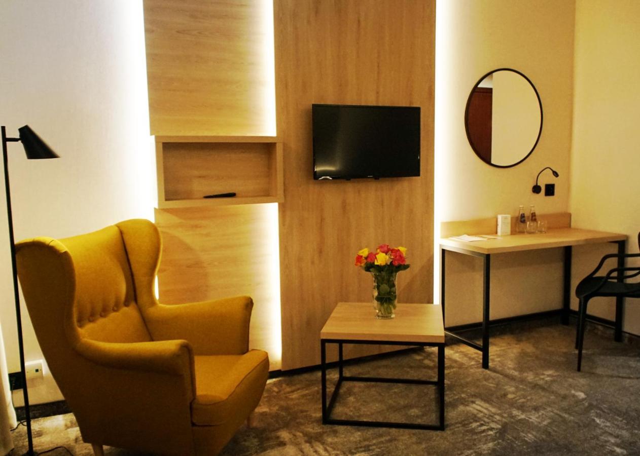 Hotel Relax Kety  Bagian luar foto