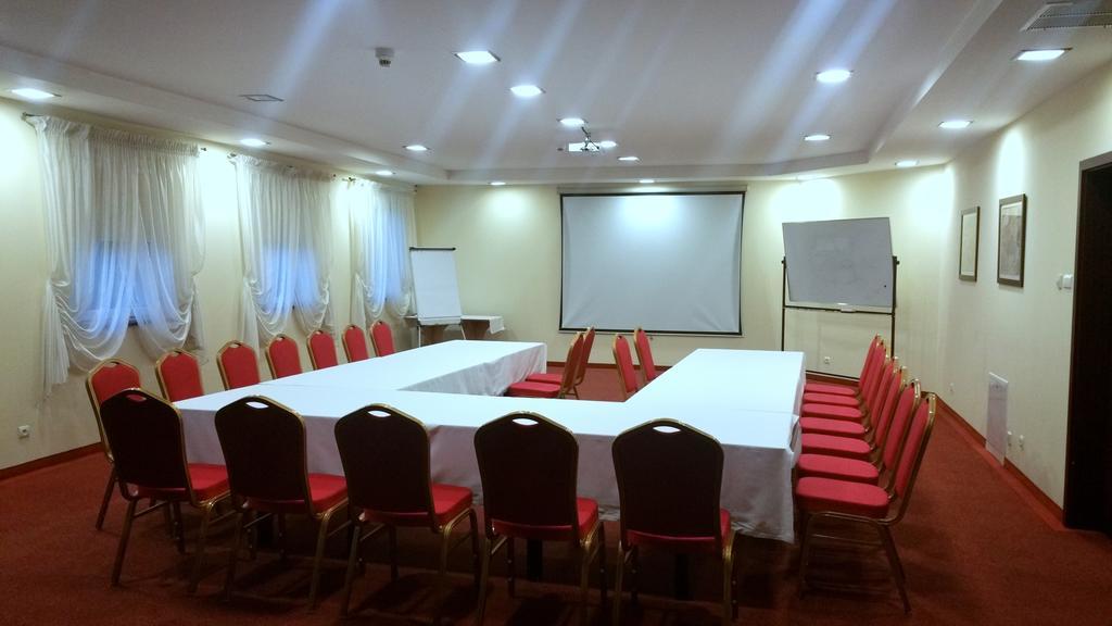 Hotel Relax Kety  Bagian luar foto