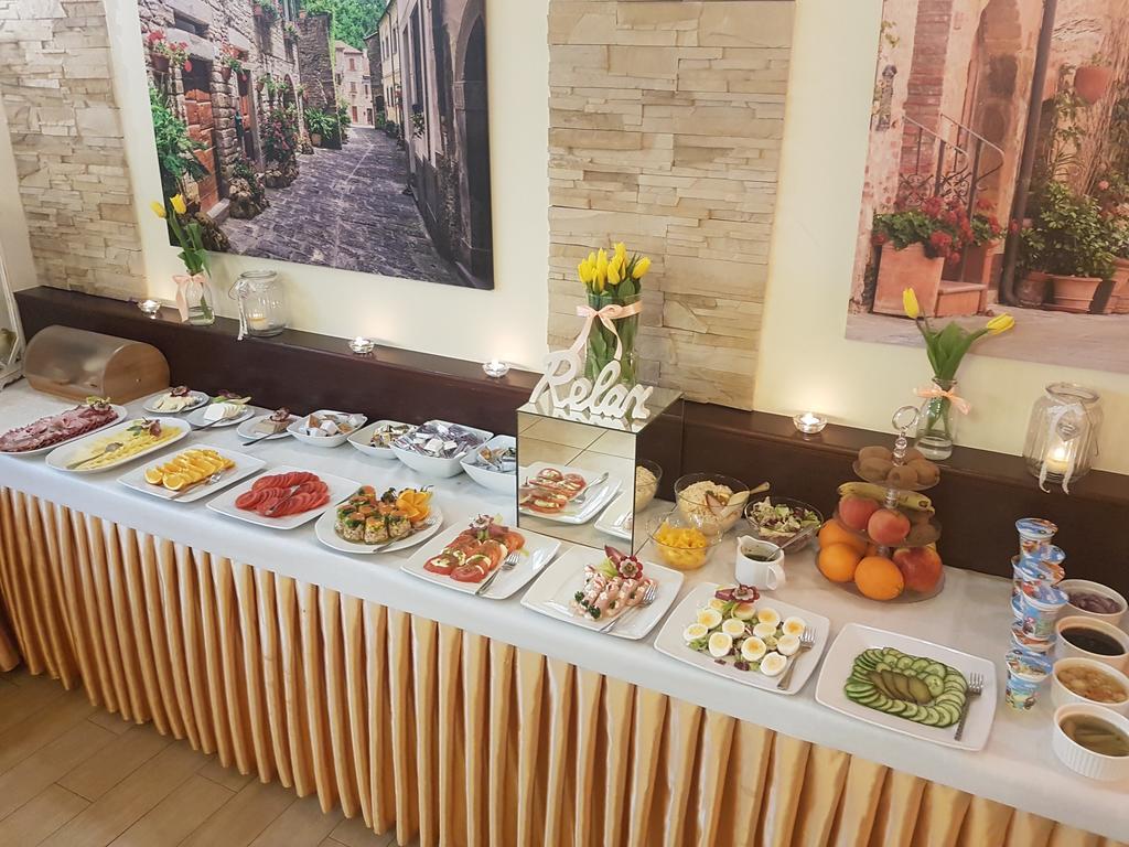 Hotel Relax Kety  Bagian luar foto