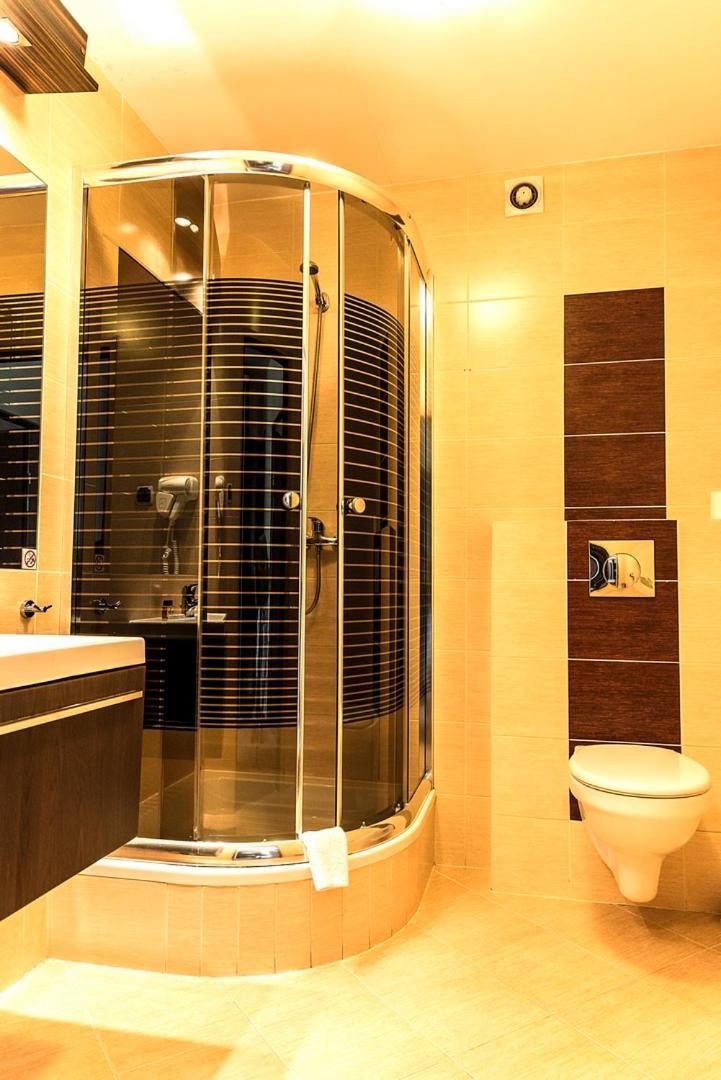 Hotel Relax Kety  Bagian luar foto