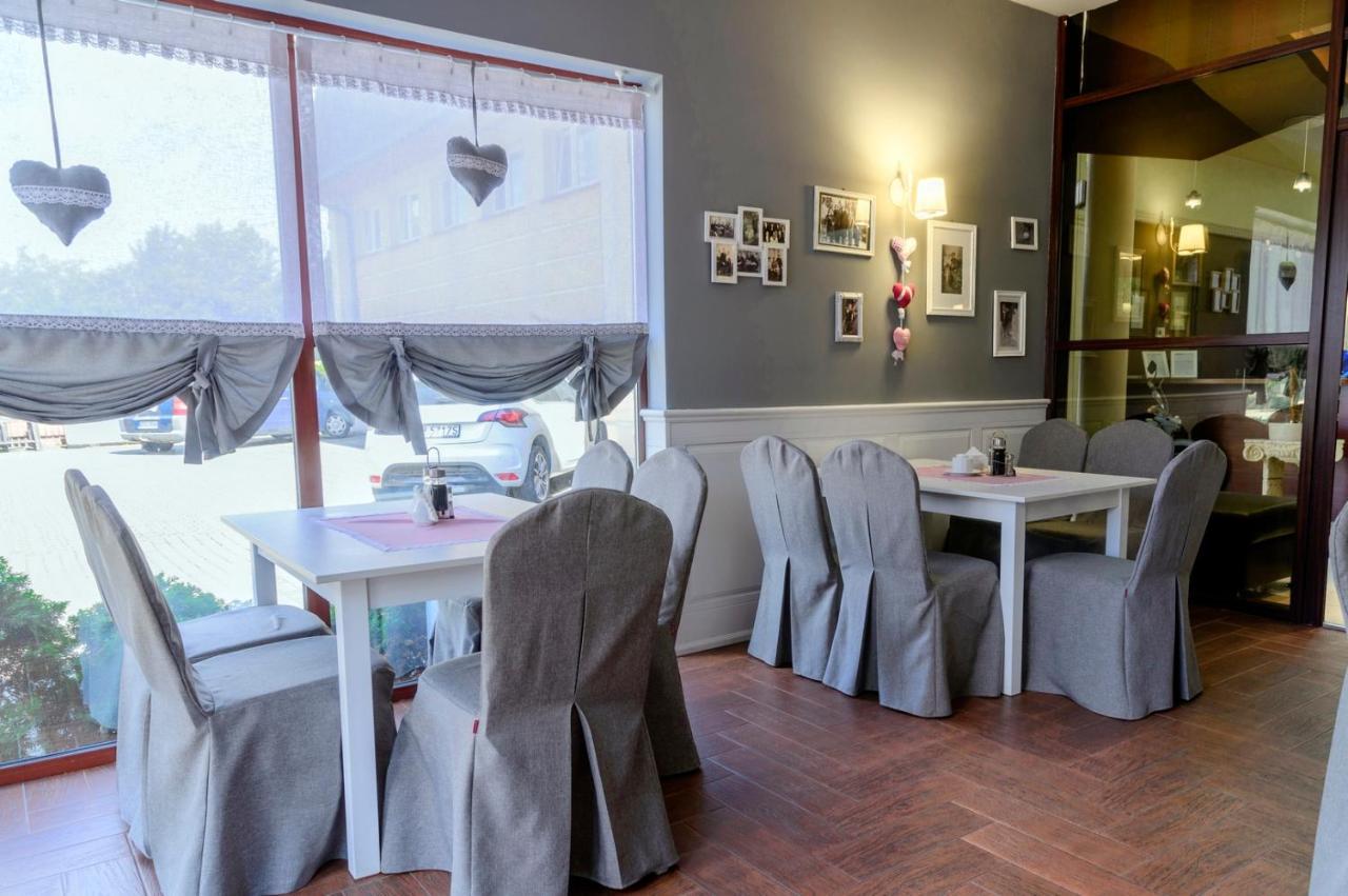Hotel Relax Kety  Bagian luar foto